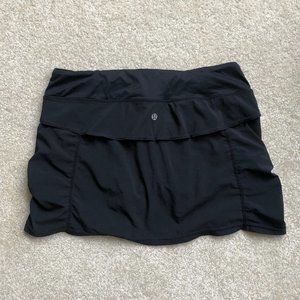Lululemon Wet/Dry skirt with short inlay size 6